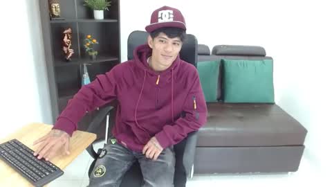 Snapshot of charlie_oconnor chatting on 02-13-25, 04:43 Charlie oconnor online show from 02-13-25, 04:43