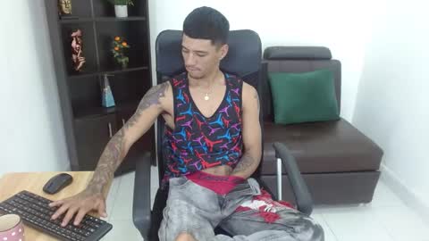 Snapshot of charlie_oconnor chatting on 02-28-25, 03:59 Charlie oconnor online show from 02-28-25, 03:59