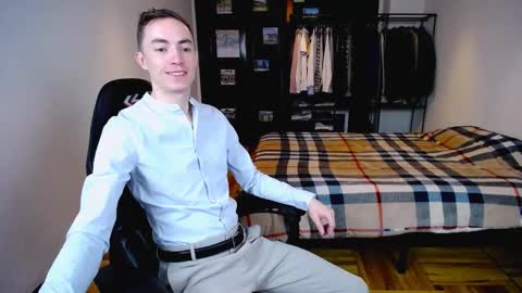 Snapshot of charlieseyer chatting on 03-11-25, 08:41 carlos reyes online show from 03-11-25, 08:41