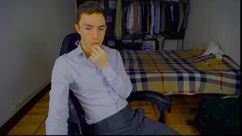 Snapshot of charlieseyer chatting on 01-07-26, 08:28 carlos reyes online show from 01-07-26, 08:28