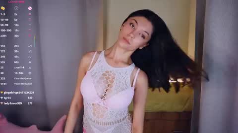 Snapshot of charlinepiker chatting on 07-21-26, 09:11 Yumi online show from 07-21-26, 09:11