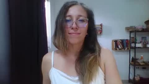 Snapshot of charlot_ponze chatting on 02-11-26, 11:32 charlott online show from 02-11-26, 11:32