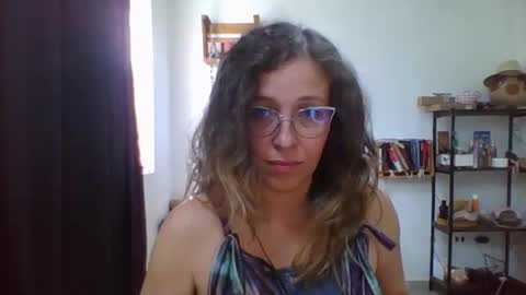 Snapshot of charlot_ponze chatting on 02-17-26, 06:36 charlott online show from 02-17-26, 06:36