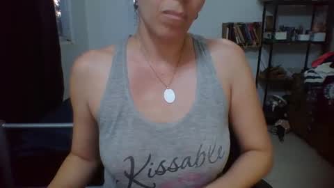 Snapshot of charlot_ponze chatting on 06-23-26, 01:14 charlott online show from 06-23-26, 01:14