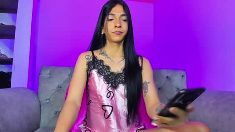 Snapshot of charlot_sanchez chatting on 01-15-25, 09:09 lot online show from 01-15-25, 09:09