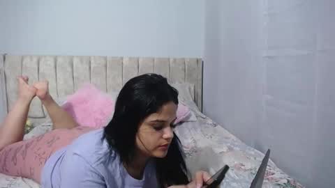 Charlote Walker online show from 12-17-25, 02:17