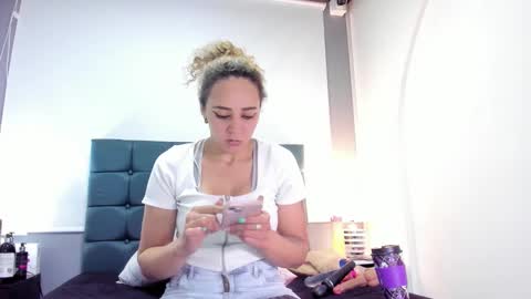 Charlott online show from 10-15-25, 03:56