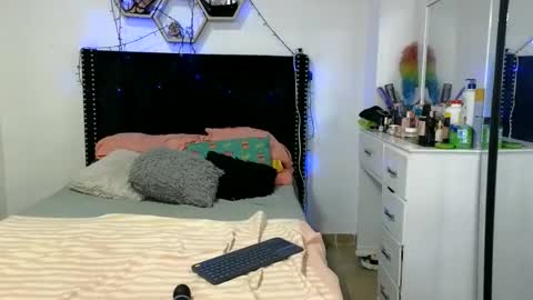 charlotte_027 online show from 05-23-26, 05:12