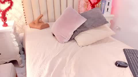 Snapshot of charlotte__08 chatting on 02-15-25, 12:15 Charlotte online show from 02-15-25, 12:15