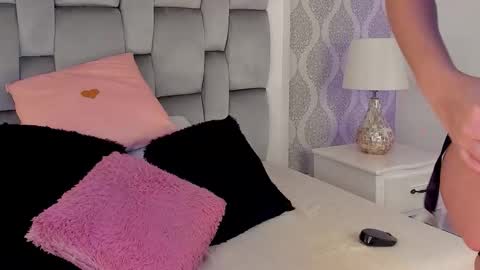 Snapshot of charlotte__08 chatting on 10-22-25, 07:35 Charlotte online show from 10-22-25, 07:35