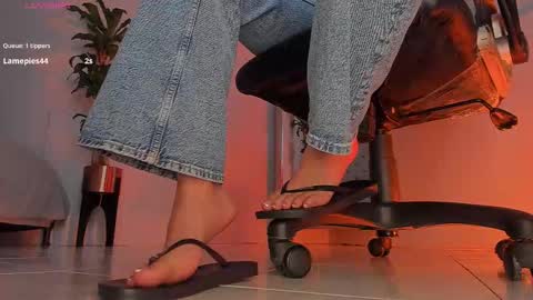 charlotte  grey online show from 11-13-25, 09:03