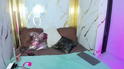charlotte__milf online show from 07-17-26, 07:52