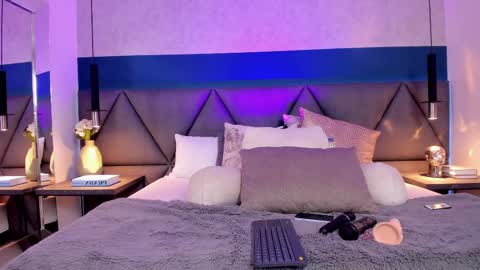 Charlotte online show from 03-08-25, 01:47