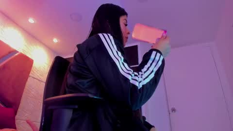 Charlotte Icee online show from 02-28-25, 07:25