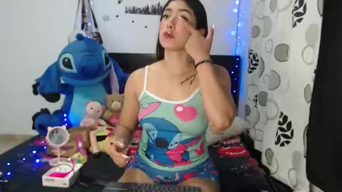 Snapshot of charlotte_luna95 chatting on 12-20-25, 03:46 Charlotte luna95 online show from 12-20-25, 03:46