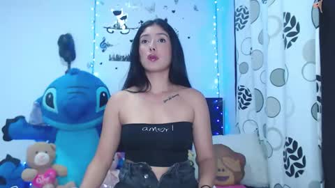 Snapshot of charlotte_luna95 chatting on 03-10-26, 05:01 Charlotte luna95 online show from 03-10-26, 05:01