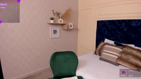 Snapshot of charlotte_mayers chatting on 09-12-25, 11:32 Charlotte Mayers online show from 09-12-25, 11:32