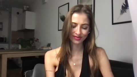 Charlotte Roche online show from 01-16-25, 06:27