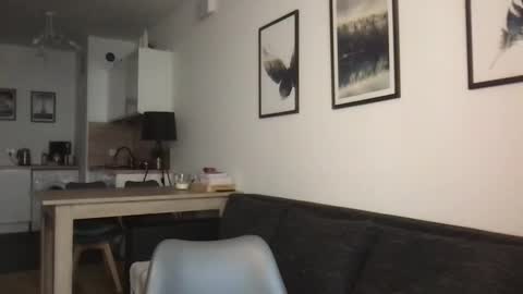 Charlotte Roche online show from 10-22-25, 01:55