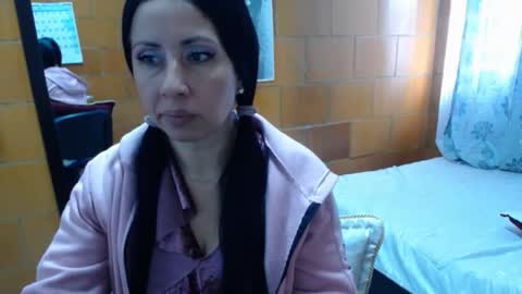 Snapshot of charlotte_temple chatting on 01-18-26, 01:59 Charlotte online show from 01-18-26, 01:59