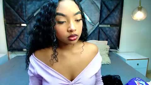 charlotte_walker1 online show from 09-26-25, 02:32