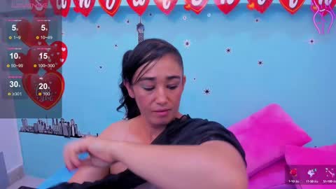 Charlotte  online show from 02-17-25, 03:42