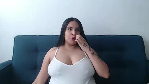 Snapshot of charlottecutie_1 chatting on 11-12-25, 06:52 Charlotte and Eric online show from 11-12-25, 06:52