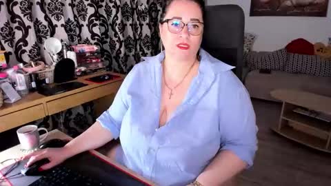 Snapshot of charlottediamonds chatting on 09-27-25, 05:18 Charlotte Diamonds online show from 09-27-25, 05:18