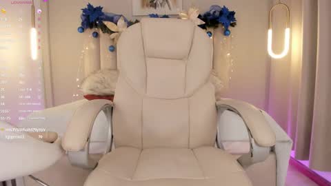 Snapshot of charlottedupontt chatting on 12-24-24, 01:39 Charlotte online show from 12-24-24, 01:39