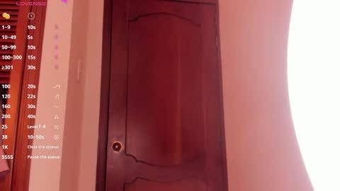 Snapshot of charlottedupontt chatting on 01-10-25, 12:47 Charlotte online show from 01-10-25, 12:47