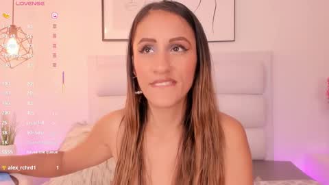 Snapshot of charlottedupontt chatting on 01-18-25, 04:42 Charlotte online show from 01-18-25, 04:42