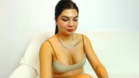 Snapshot of charlottehott4u chatting on 01-09-25, 04:30 Charlotte online show from 01-09-25, 04:30