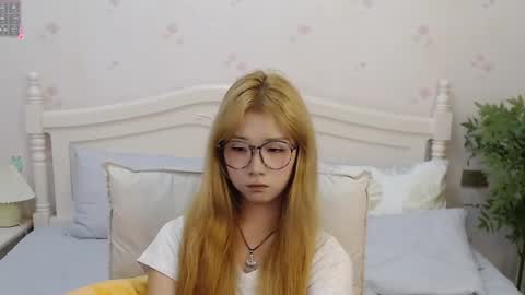 Snapshot of charlottelin chatting on 10-08-25, 01:53 Charlotte online show from 10-08-25, 01:53