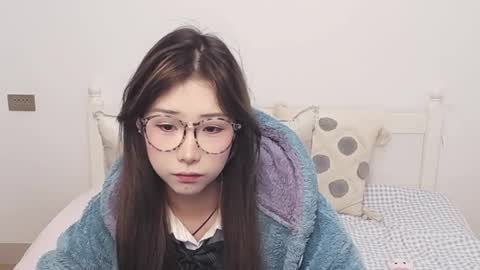 Snapshot of charlottelin chatting on 12-20-25, 12:12 Charlotte online show from 12-20-25, 12:12