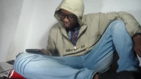 Snapshot of charly_vergonti_ chatting on 11-23-25, 11:48 charly_vergonti_ online show from 11-23-25, 11:48