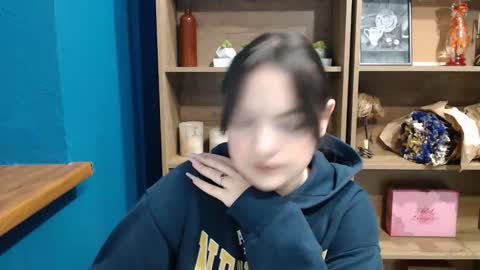 Snapshot of charmbite chatting on 11-28-25, 07:55 Julliette online show from 11-28-25, 07:55