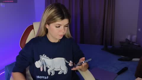 Kira online show from 12-17-24, 06:53