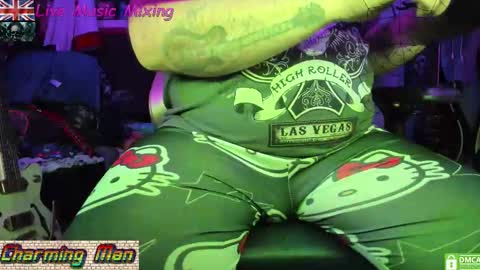 Snapshot of charming__man chatting on 11-18-25, 06:56 3 of 9 Borg online show from 11-18-25, 06:56