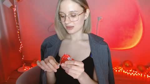 Snapshot of charming_beauty chatting on 01-30-25, 06:35 Michelle online show from 01-30-25, 06:35