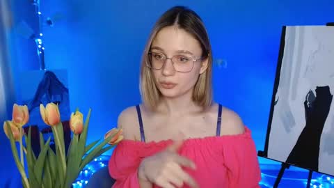 Snapshot of charming_beauty chatting on 03-09-25, 03:01 Michelle online show from 03-09-25, 03:01