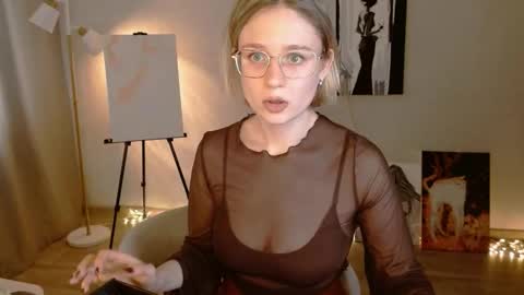 Snapshot of charming_beauty chatting on 09-18-25, 03:19 Michelle online show from 09-18-25, 03:19