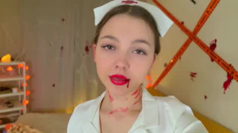 Snapshot of charming_bliss chatting on 10-27-25, 04:44 Kaylee online show from 10-27-25, 04:44