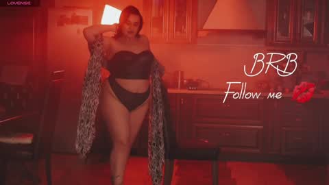 Snapshot of charming_sexuality chatting on 01-12-25, 08:47 insta online show from 01-12-25, 08:47