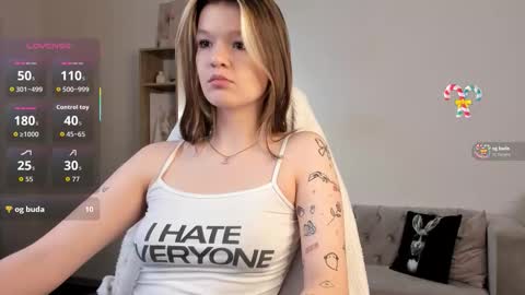 Snapshot of charmingvixen chatting on 11-18-25, 10:20 Kati online show from 11-18-25, 10:20