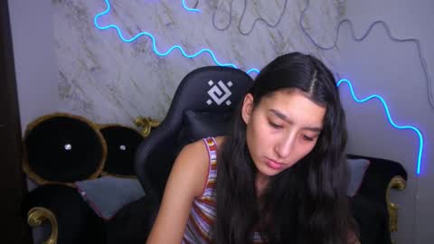 Snapshot of charmmocco chatting on 02-10-25, 01:22 SweetMoco online show from 02-10-25, 01:22