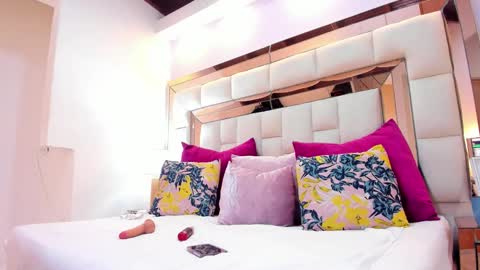 Charol  online show from 02-08-26, 01:47