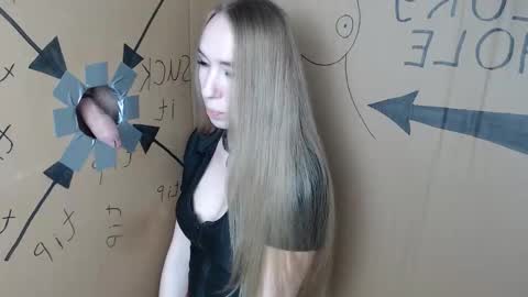 Snapshot of charurbab chatting on 12-05-25, 12:14 Anna online show from 12-05-25, 12:14