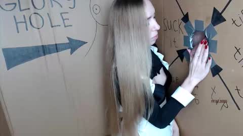 Snapshot of charurbab chatting on 01-17-26, 08:52 Anna online show from 01-17-26, 08:52