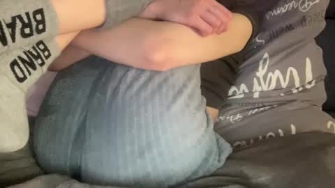 Snapshot of chase_vicky chatting on 01-12-25, 04:40 Vicky online show from 01-12-25, 04:40