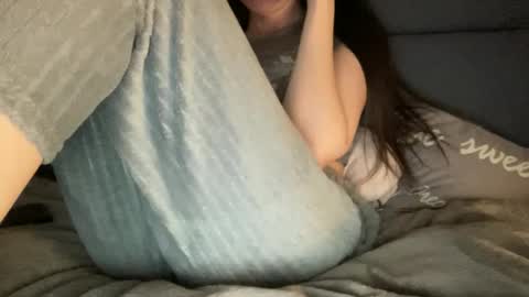 Snapshot of chase_vicky chatting on 09-17-25, 08:21 Vicky online show from 09-17-25, 08:21